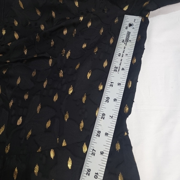 Maggy London V-neckline Ruched Waistline Tiered Skirt Dress Black/ Gold Metallic - Picture 12 of 13